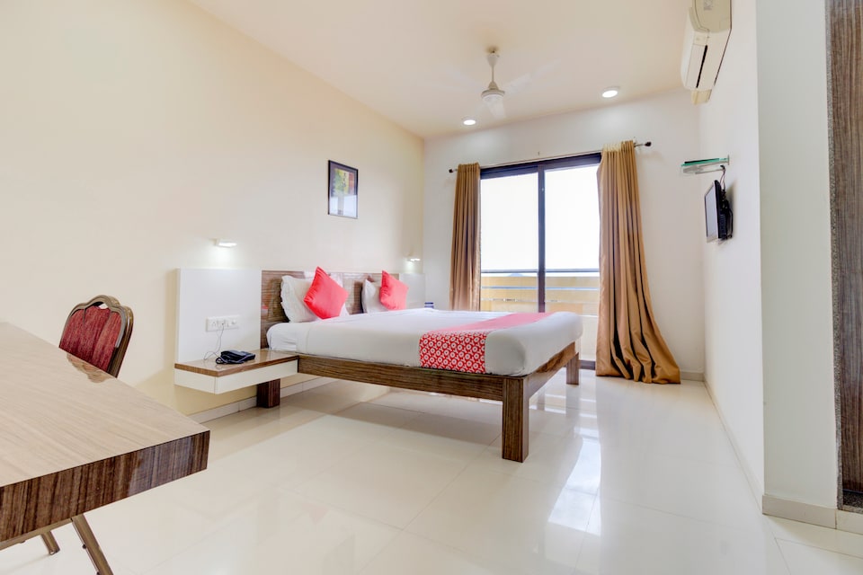 OYO 4017 Hotel Grand Ashwin 1, Gondedumala Nashik, Nashik