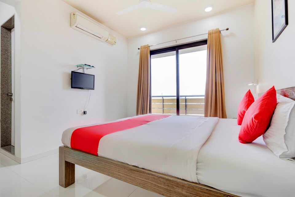 OYO 4017 Hotel Grand Ashwin 1, Gondedumala Nashik, Nashik