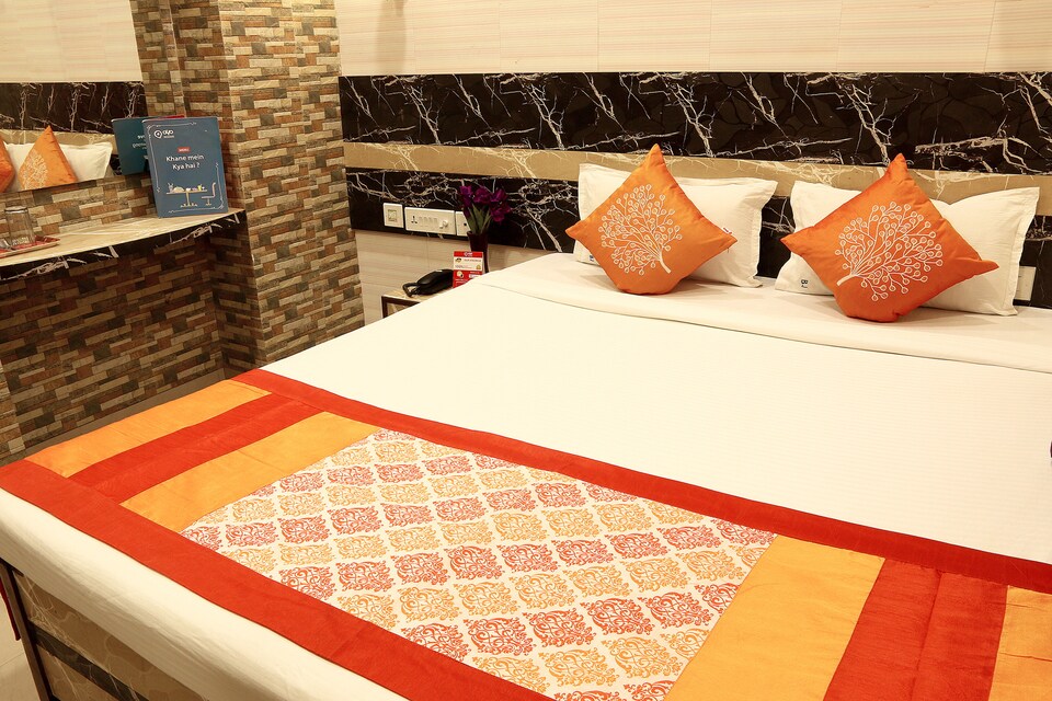 OYO 4024 near Esplanade, Esplanade Kolkata, Kolkata