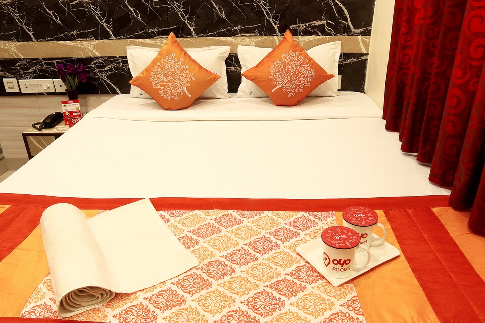 OYO 4024 near Esplanade, Esplanade Kolkata, Kolkata