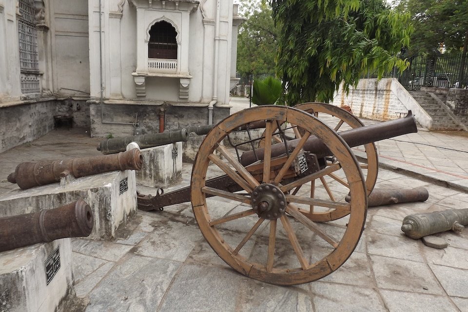 OYO Hotel Meredian Orchid Near Birla Mandir, Lakdikapul-II, Hyderabad