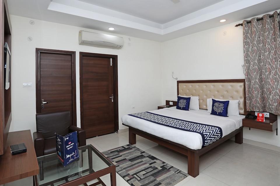 Capital O Hotel Ranjana Heritage Near Indira Nagar Metro Station, Gomti Nagar Lucknow, Lucknow