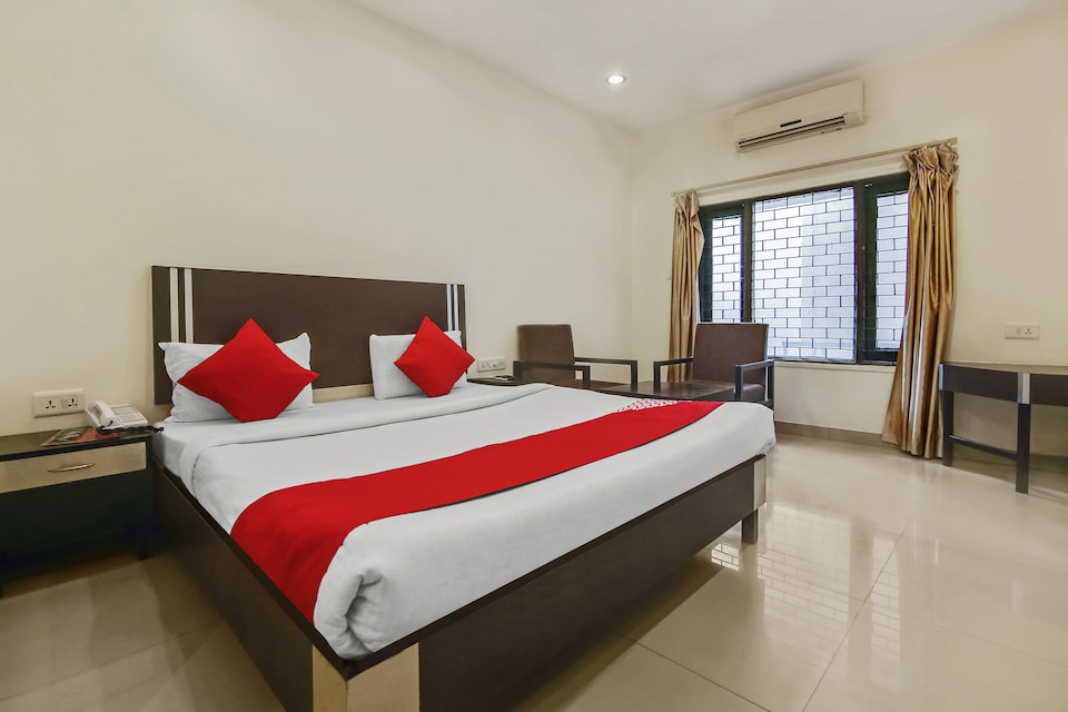 OYO 4043 Hotel Regency Square, City Centre, Gwalior