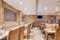 Super Townhouse Arcot Road Near Kauvery hospital