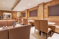 Super Townhouse Arcot Road Near Kauvery hospital