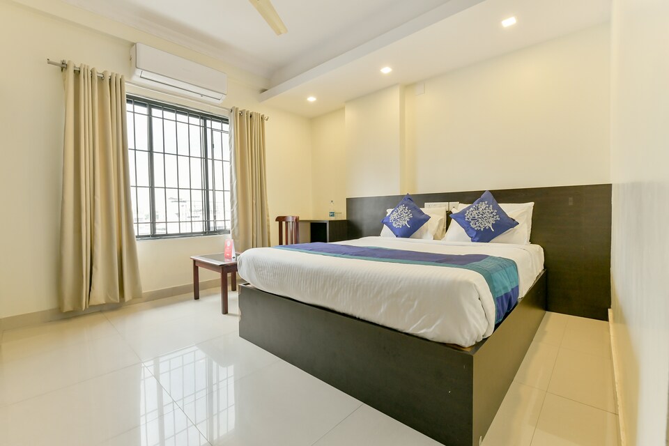 OYO 4055 SM Regency, Railway Station South Kochi, Kochi