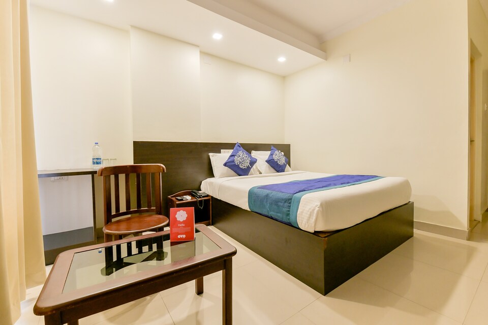 OYO 4055 SM Regency, Railway Station South Kochi, Kochi