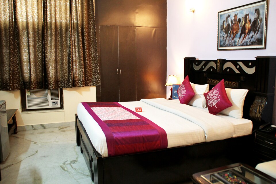 OYO 320 Sector 35, Noida City Metro, Noida