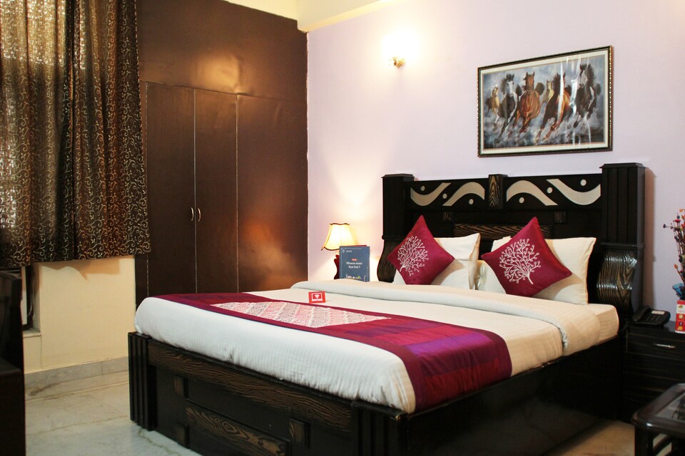 OYO 320 Sector 35, Noida City Metro, Noida