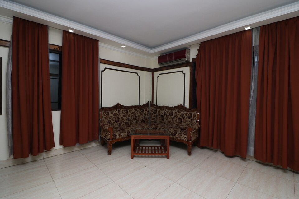 OYO 686 Hotel Thames International, Gariahat Kolkata, Kolkata