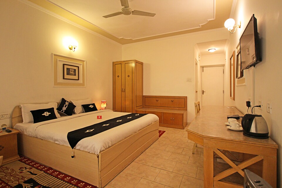 OYO 4075 Neelesh inn, Bhimtal Nainital, Nainital