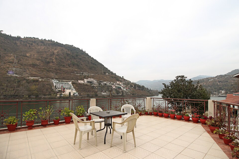 OYO 4075 Neelesh inn, Bhimtal Nainital, Nainital