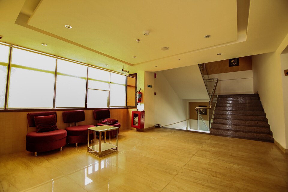 OYO 4077 Paravor Galaxy Hotel, Ankamaly Airport Kochi, Kochi