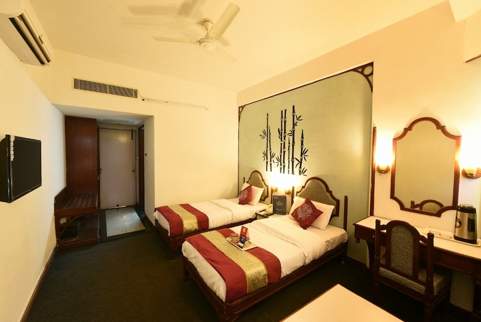 OYO Rooms 018 Regency Malanpur, City Centre, Gwalior