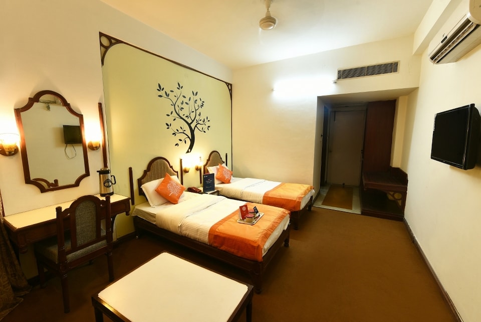 OYO Rooms 018 Regency Malanpur, City Centre, Gwalior