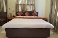 OYO Hotel Riviera Executive