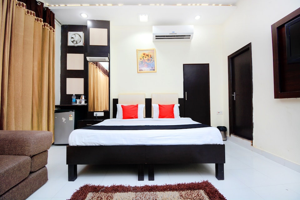 Capital O Hotel Akaal Residency, Golden Temple Road Amritsar, Amritsar