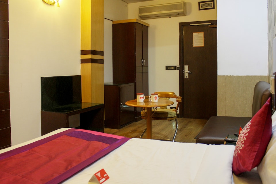 OYO Hotel Amar Yatri Niwas, Fatehabad Road, Agra