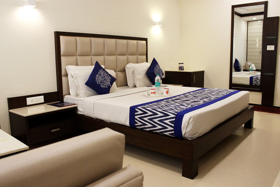 OYO Premium 065 Taj Mahal Parking, Shilpgram, Agra