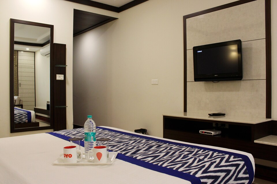 OYO Premium 065 Taj Mahal Parking, Shilpgram, Agra