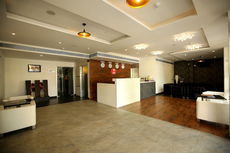 OYO Premium 015 MMM Hospital, Koyambedu Chennai, Chennai