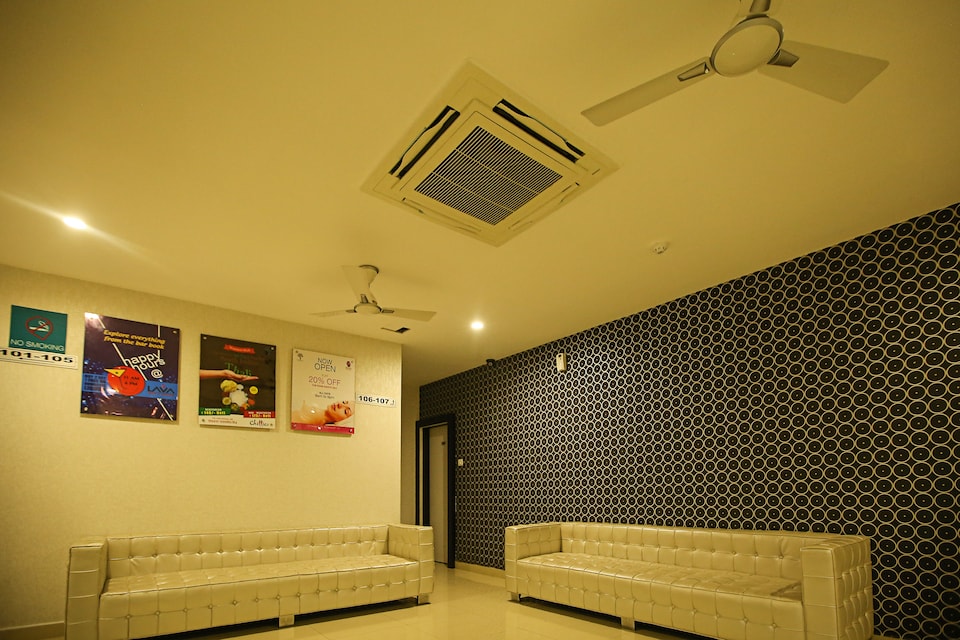 OYO Premium 015 MMM Hospital, Koyambedu Chennai, Chennai