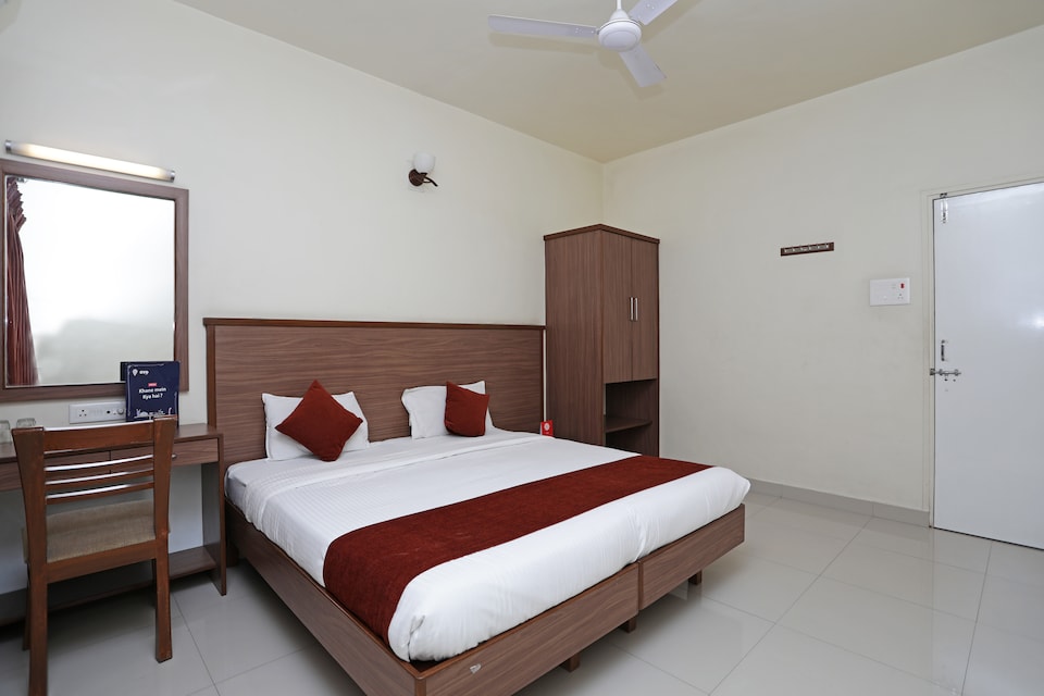 OYO 4104 सूर्या विला, Koregaon Park Pune, पुणे