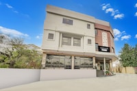 Super Townhouse Sikar Road Jaipur Formerly Hotel Aroma Inn