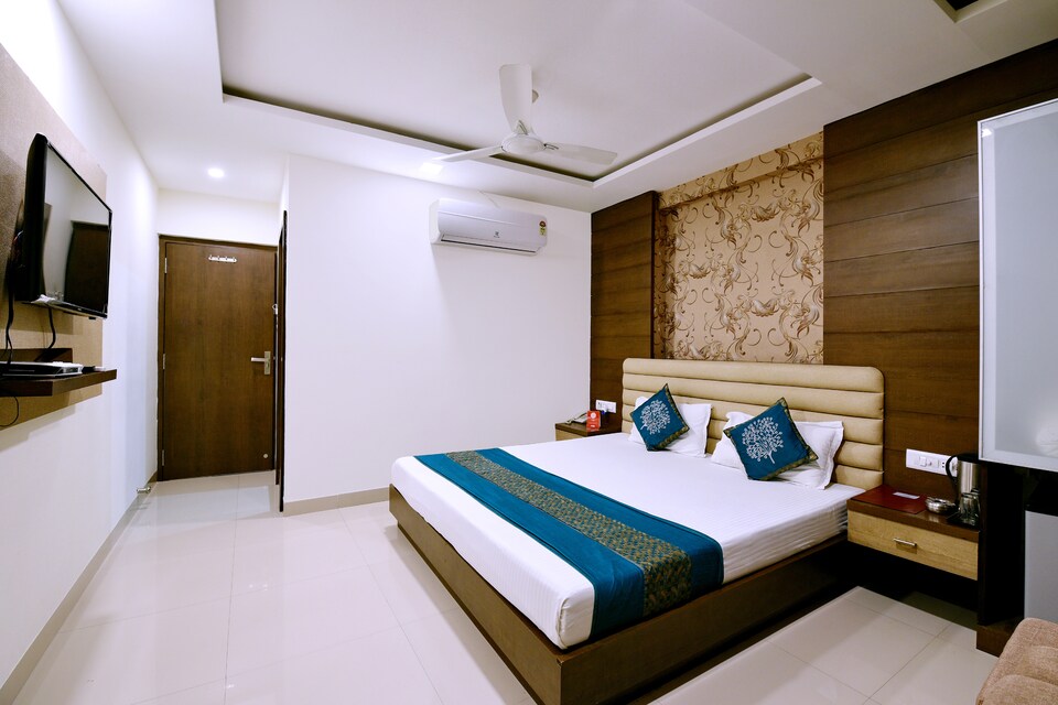 OYO 4119 Hotel King Palace, Main Market Ujjain, Ujjain