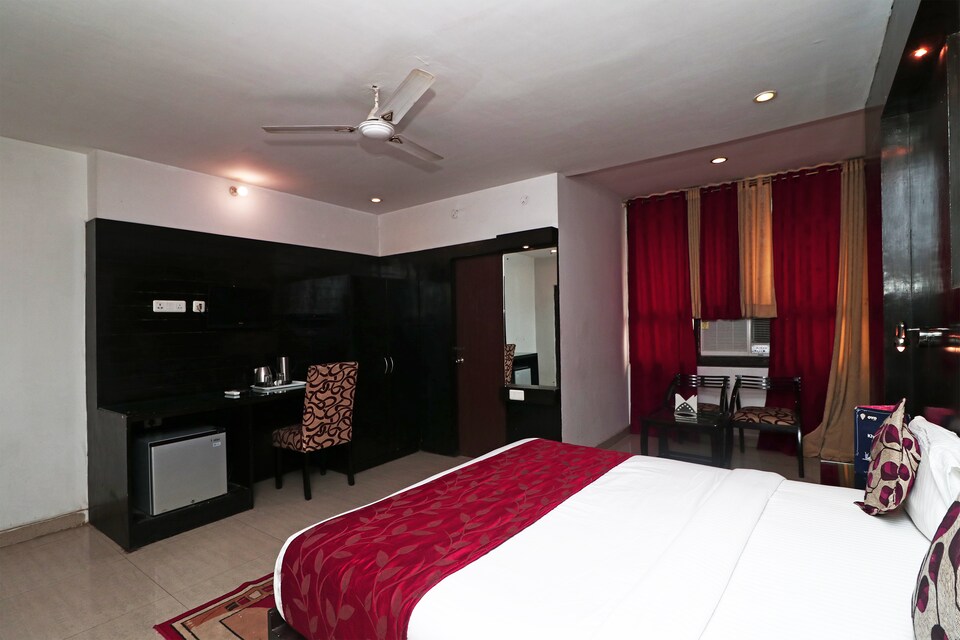 Collection 4122 Hotel Silver, Gomti Nagar Lucknow, Lucknow