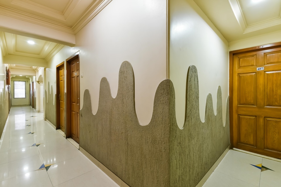 Hotel O Cruz Royale, Mumbai Bandra-Khar-Santacruz, Mumbai