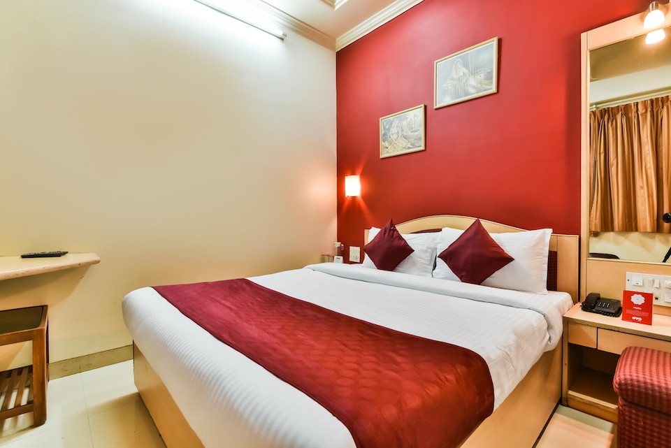 Hotel O Cruz Royale, Mumbai Bandra-Khar-Santacruz, Mumbai