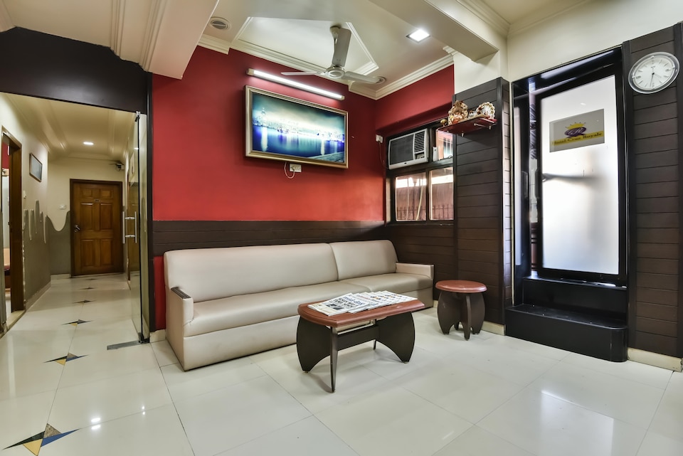Hotel O Cruz Royale, Mumbai Bandra-Khar-Santacruz, Mumbai