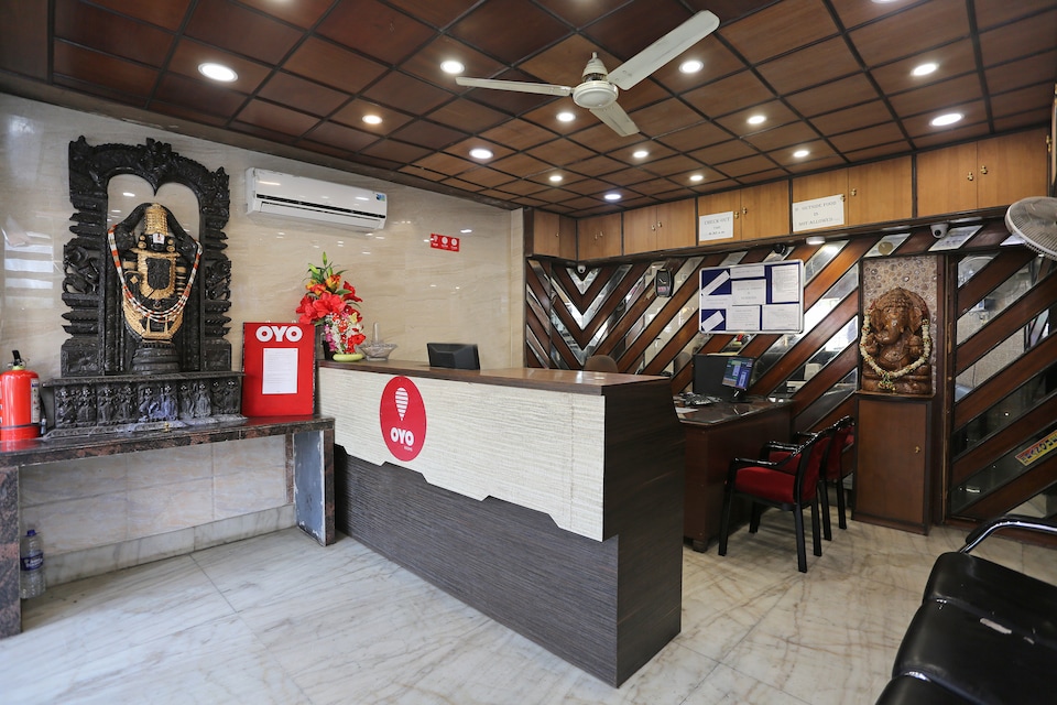 OYO The Banquet Near Howrah Bridge, Howrah Kolkata, Kolkata