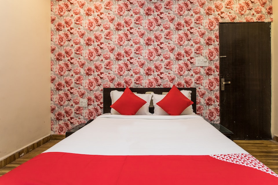 OYO 23471 Hotel Hilton Tower, Main Market Ujjain, Ujjain
