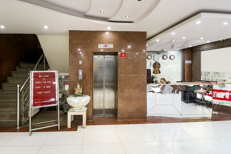 OYO Hotel Raj, Airport Delhi, Delhi Transit