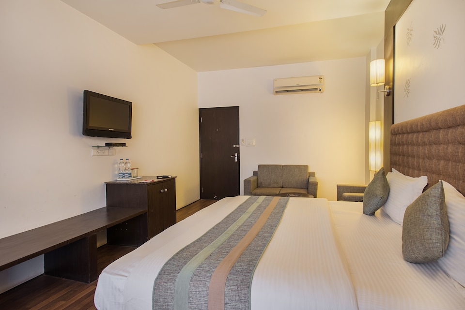 Capital O 705 Hotel Siddharth Inn, Jaipur Airport, Jaipur