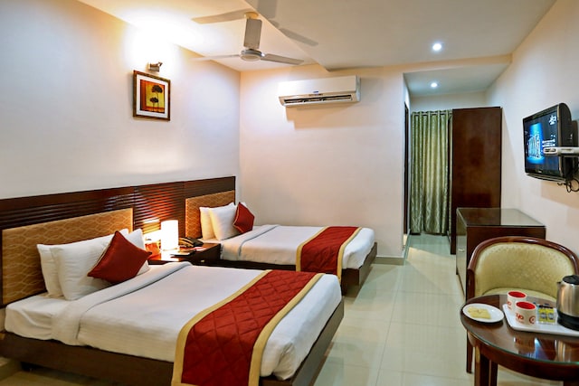 OYO Hotel Swagath Residency Near Shilparamam