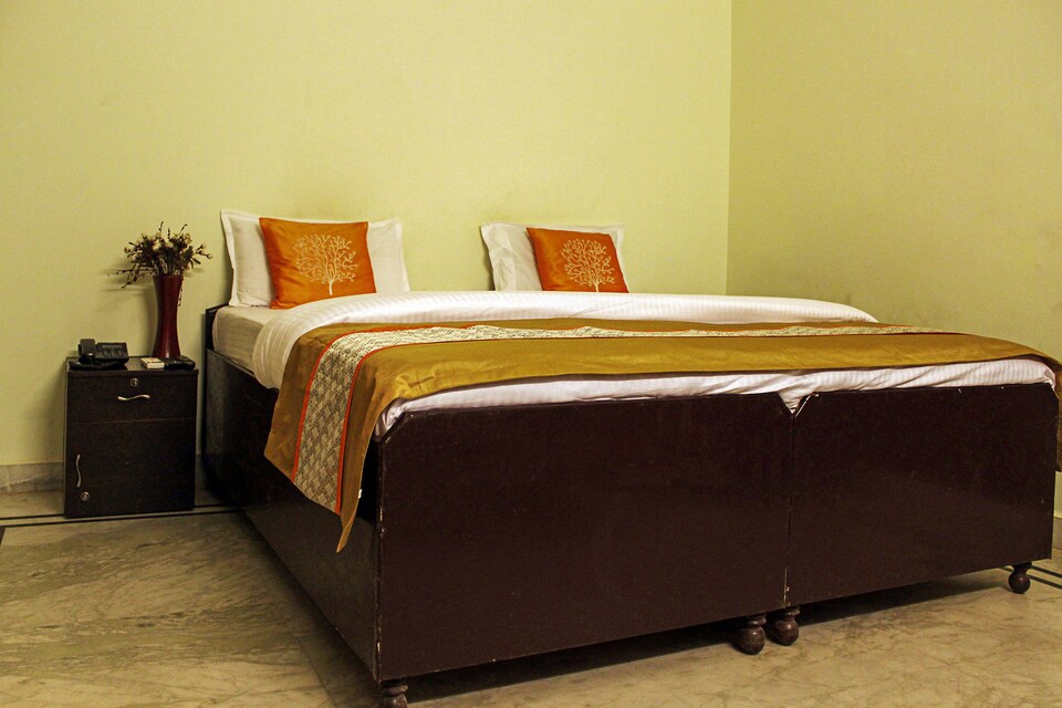 OYO Rooms 036 Noida Sector 70, Noida City, Noida