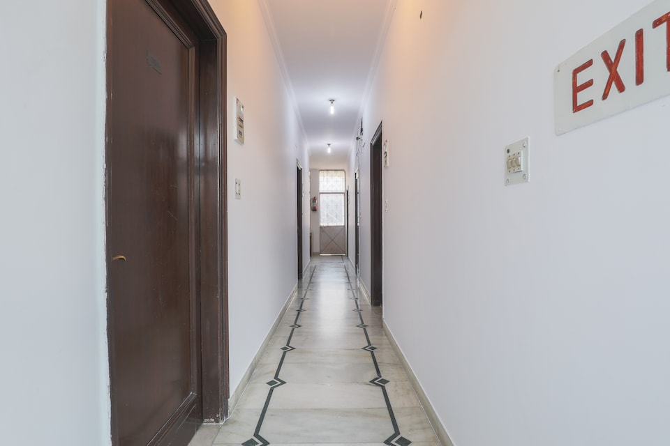 OYO Hotel A Near Dilli Haat Ina, Lajpat Nagar Delhi, Delhi