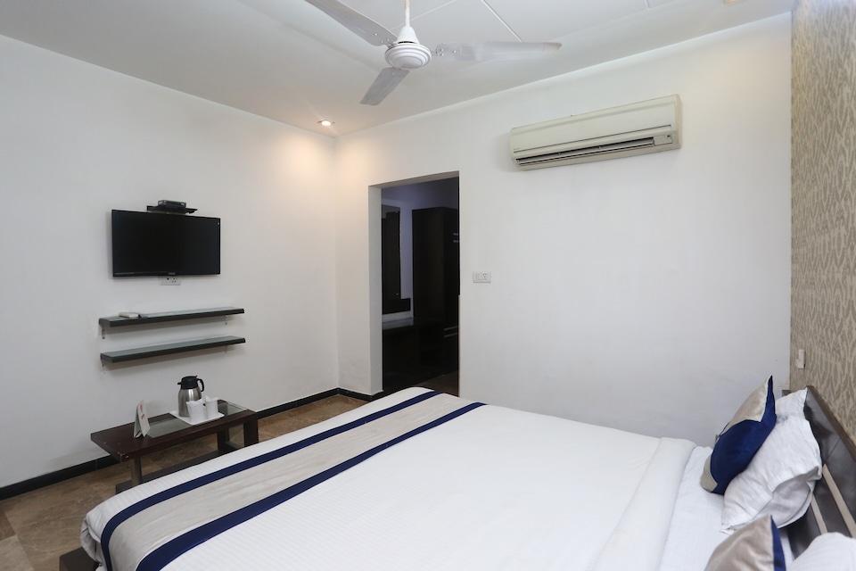 OYO Sonway Corporate, Corporate Complex, Agra