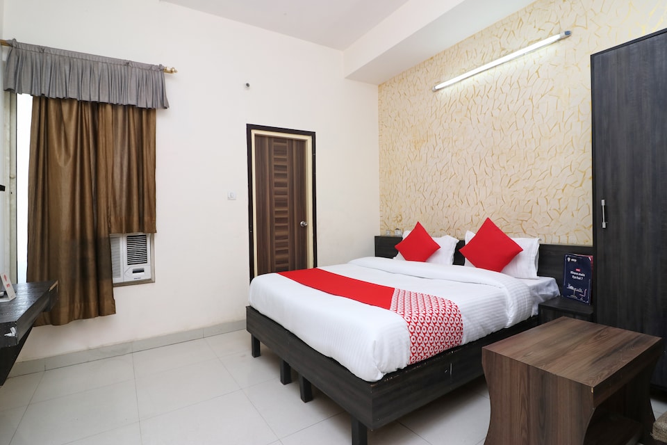 OYO 16592 Hotel Global Inn, Charbagh Lucknow, Lucknow
