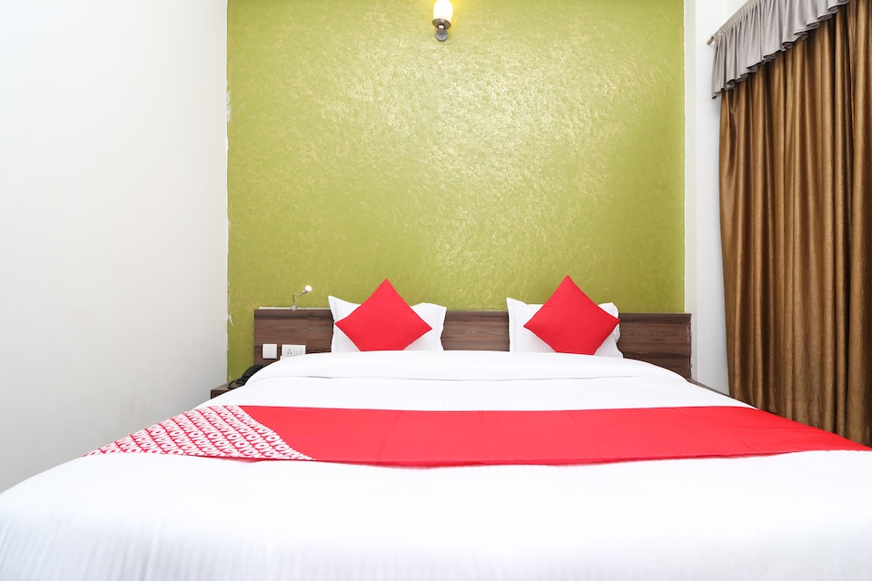 OYO 16592 Hotel Global Inn, Charbagh Lucknow, Lucknow