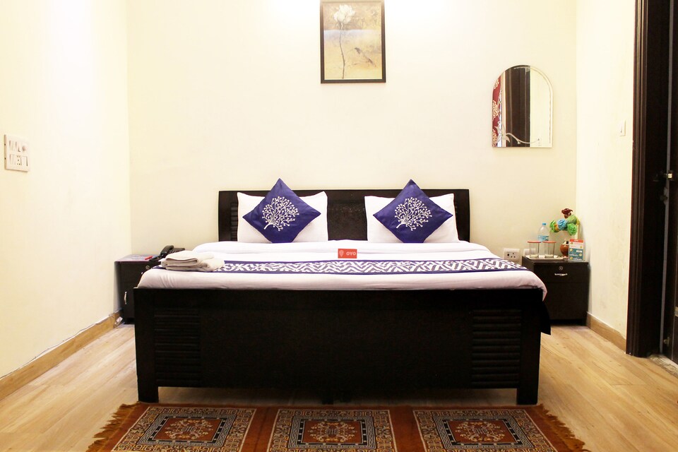 OYO Rooms 039 Near ​K​ailash Hospital, Noida City, Noida