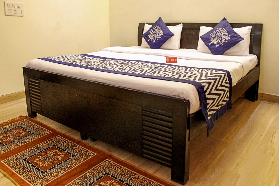 OYO Rooms 039 Near ​K​ailash Hospital, Noida City, Noida