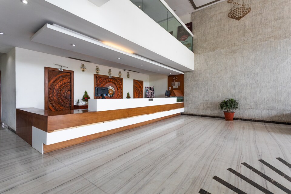 Capital O 4259 Hotel Mangal City, Vijay Nagar Indore, Indore