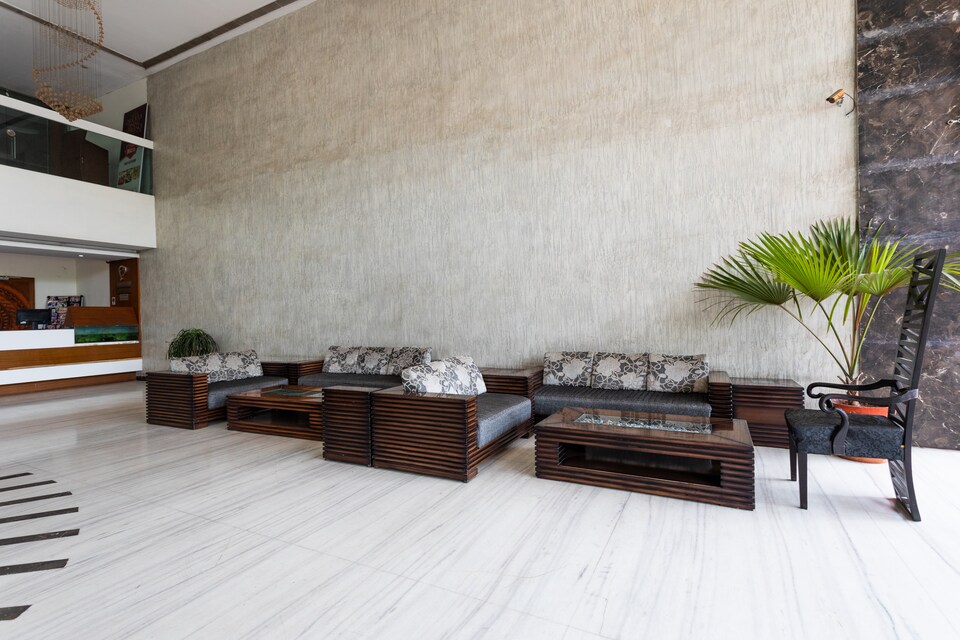 Capital O 4259 Hotel Mangal City, Vijay Nagar Indore, Indore