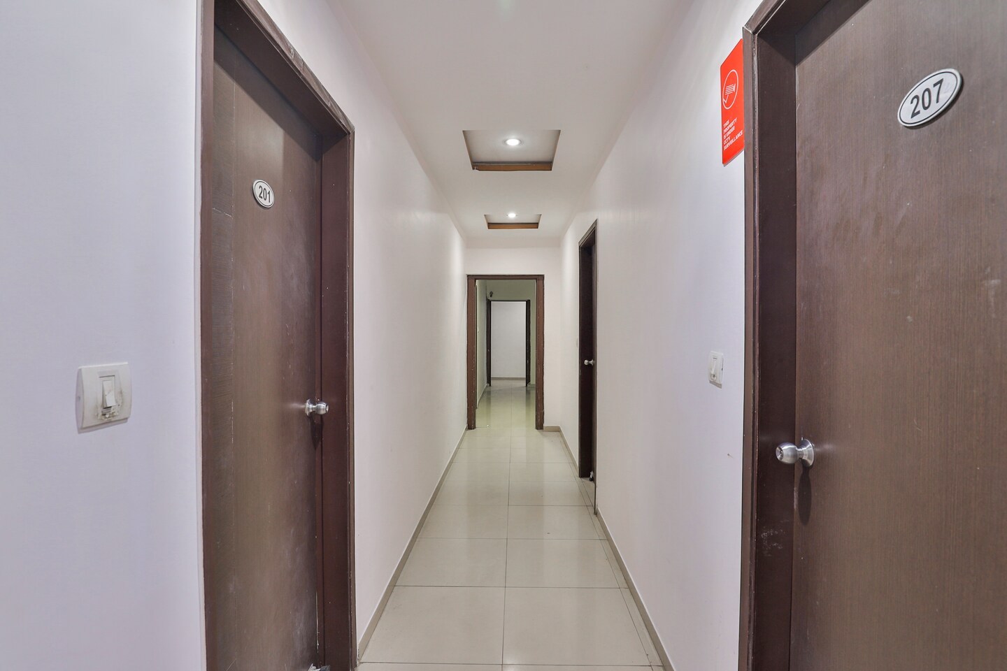 OYO 711 Hotel Crystal Ahmedabad - Ahmedabad Hotel Reviews, Photos