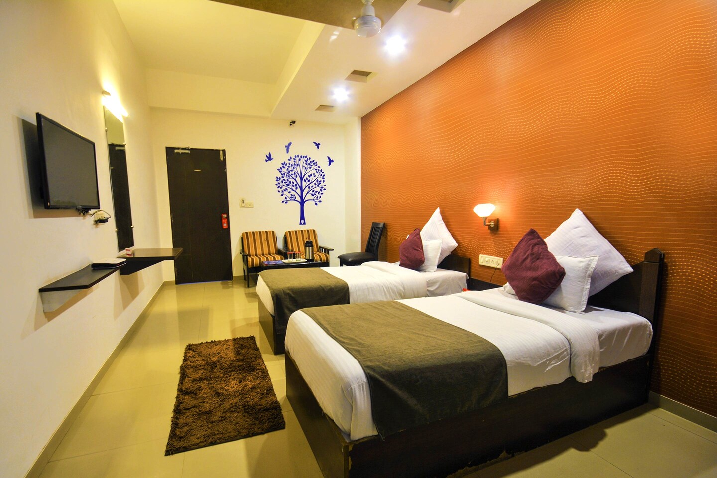 OYO 711 Hotel Crystal  Budget Ahmedabad  Book    1974 OYO Rooms