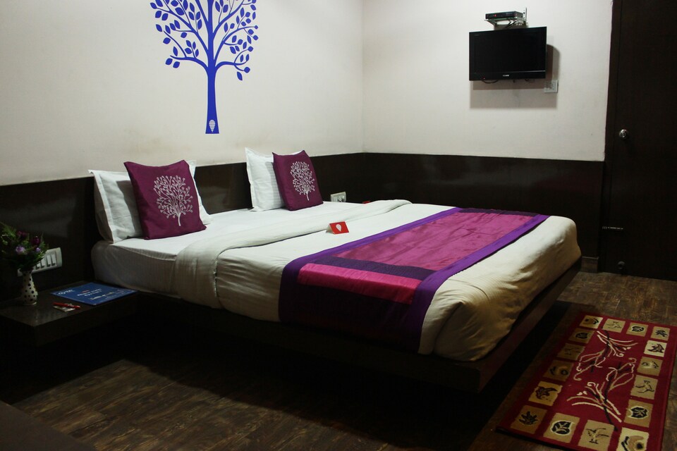 OYO 4270 Varanasi Palace, Cantt, वाराणसी